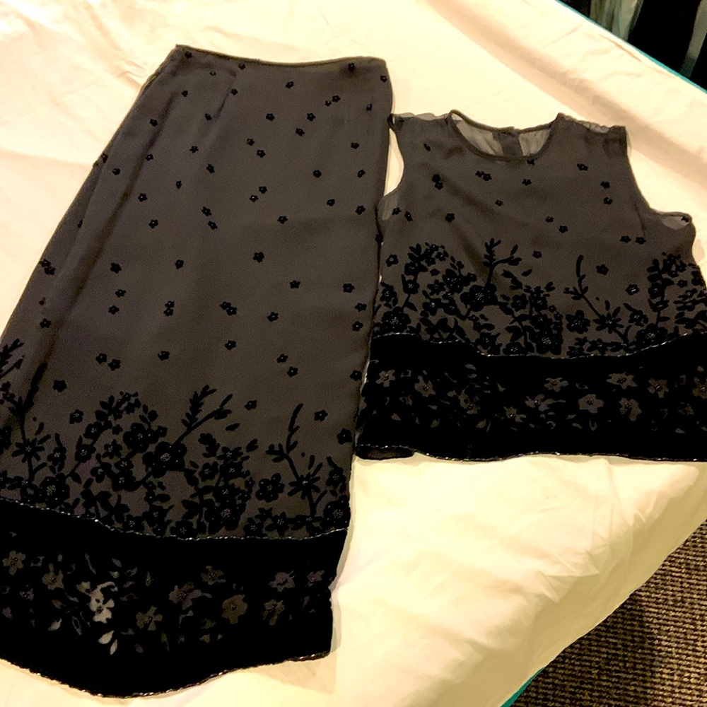 Exquisite 2 piece black evening long skirt and top
